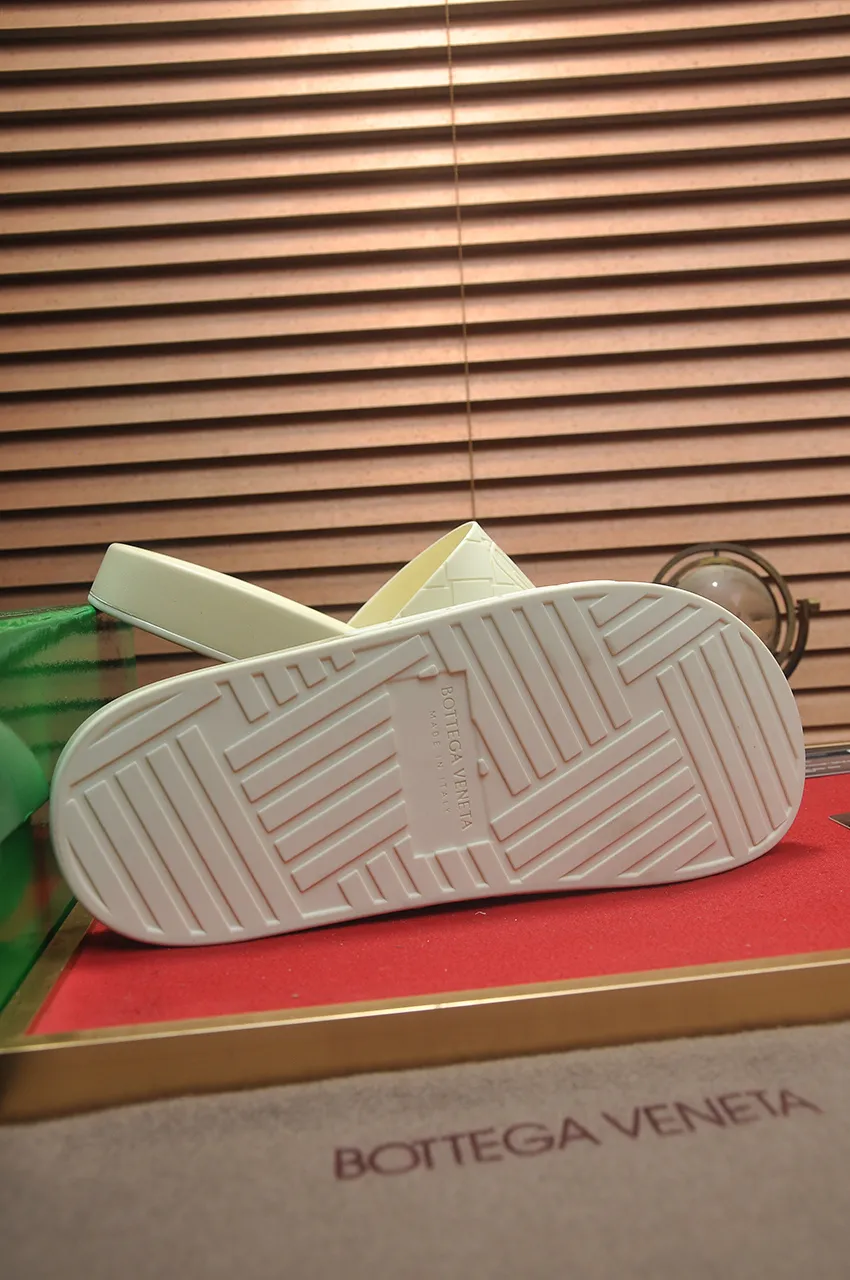 Men's shoes 💰260💶 [Botteg Venetta (BV)] (Slippers) Exclusive new model Official website new model The upper is made of superior top quality Delicate hand feel Luxurious texture Tailored for refined men Create a noble aura Delicate and regular Mark hand stitching Smooth lines Full sheepskin lining, comfortable to wash sweat 38-45